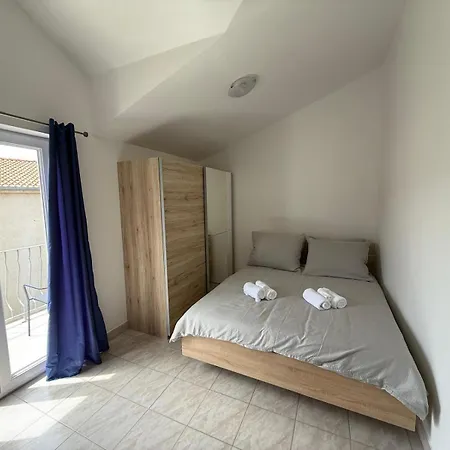 Daire Dinova Grebaastica