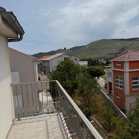 Apartment Dinova *