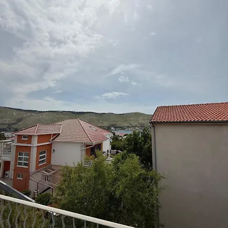 Apartment Dinova *
