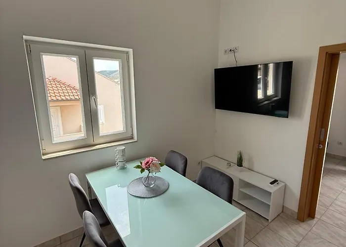 Dinova Grebaastica Apartman